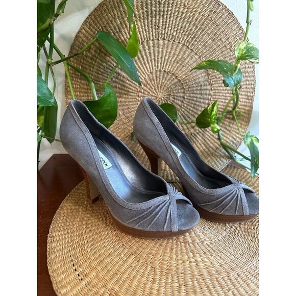 Steve Madden women’s size 7M gray heels - Picture 1 of 11